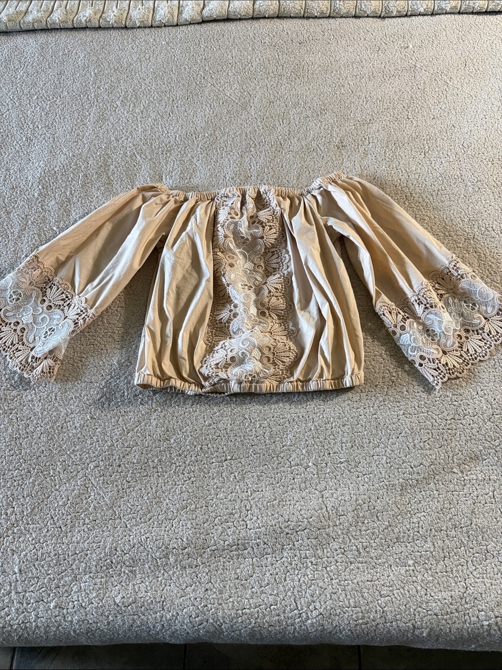 Express Bohemian Festival Beige Off-Shoulder Lace-Panel Peasant Crop Top Medium